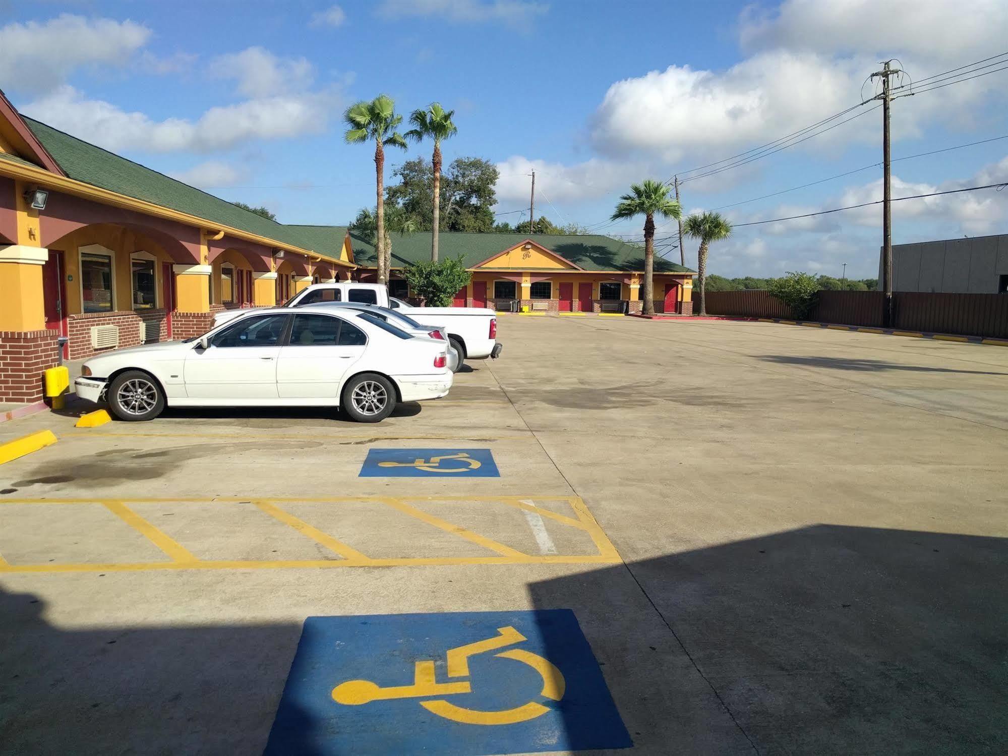 Regency And Galena Park Motel 2*